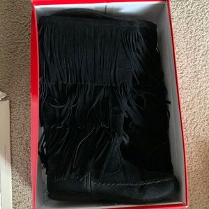 Hot cakes fringed boots